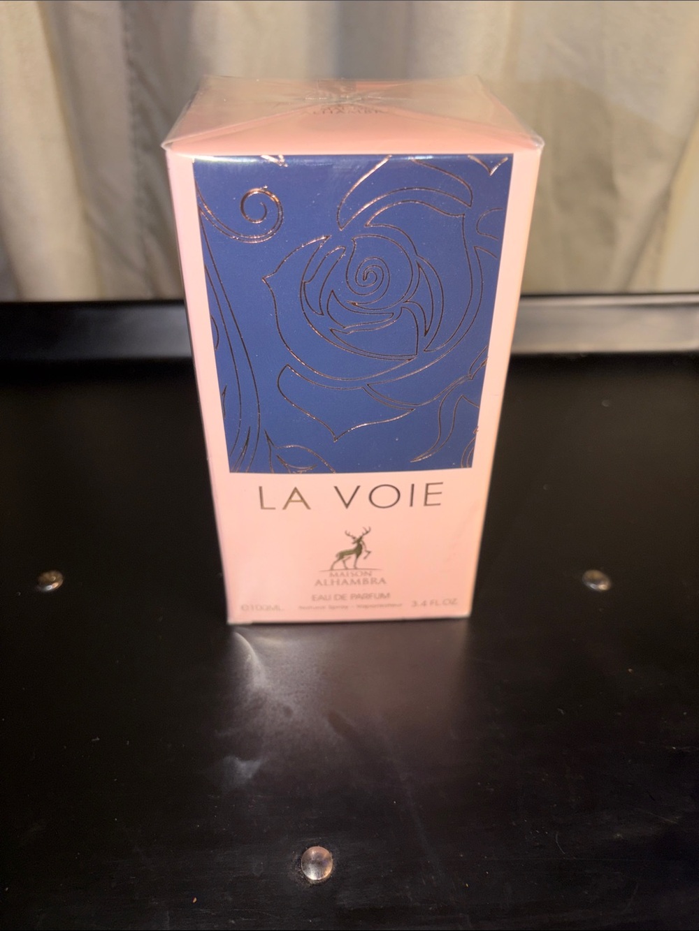 La Voie Pink Body Fragrance Moisturizer